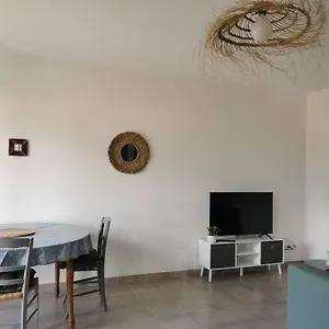 Appartement 2 Personnes, Trets