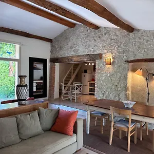 Hébergement de vacances Domaine Mont Saint Juan, Aspremont (Hautes-Alpes)